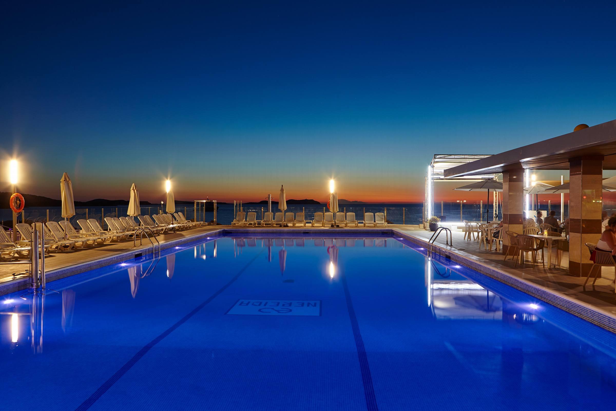 Aparthotel Nereida Σαν Αντόνιο Εξωτερικό φωτογραφία